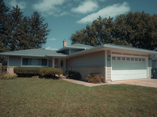 818 Horseshoe Dr, Joliet, IL, 60435-5948 | Card Image