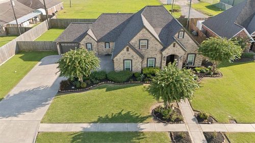 3152 Labrador Ln, Port Neches, TX, 77651-6216 | Card Image