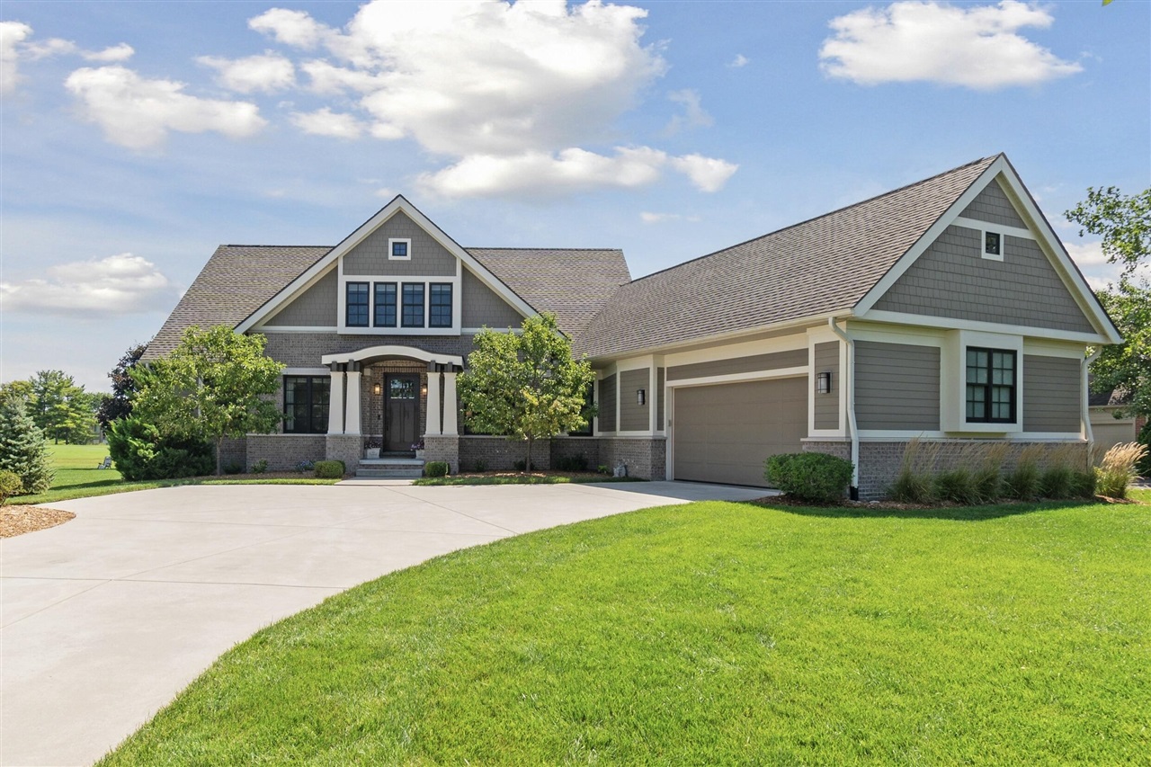 Stonebridge Dr, Ann Arbor, MI 48108
