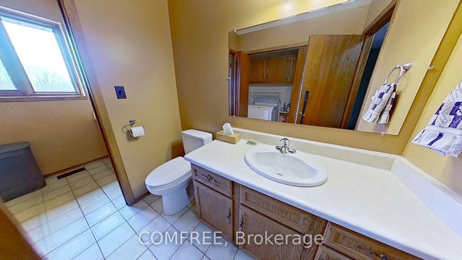 3938 Tile Yard Rd, House other with 3 bedrooms, 1 bathrooms and 6 parking in Petrolia ON | Image 9