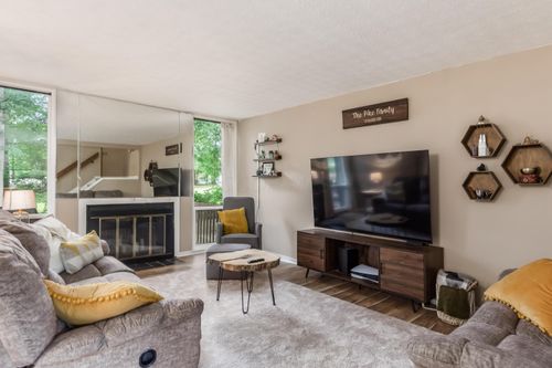 9-5070 Strawpocket Ln, Westerville, OH, 43081-4435 | Card Image