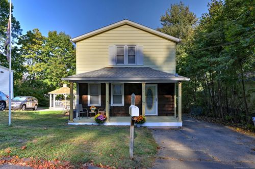 29 Birch St, West Haven, CT, 06516-1252 | Card Image