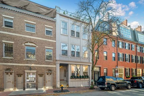 92 Chestnut St, Boston, MA, 02108-1139 | Card Image
