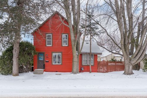 130 1st St N, Waterville, MN, 56096-1437 | Card Image