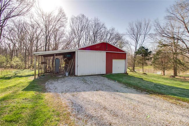 8556 Kee Mac Ln, House other with 2 bedrooms, 2 bathrooms and 3 parking in Alton IL | Image 62