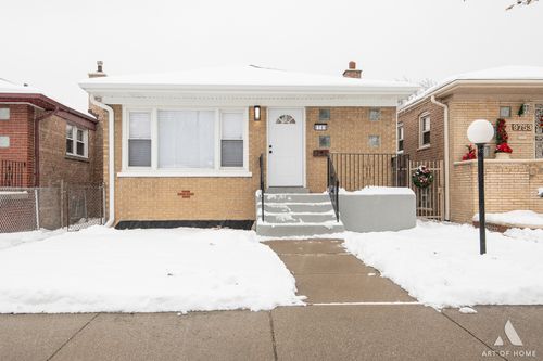 9749 S Harvard Ave, Chicago, IL, 60628-1204 | Card Image