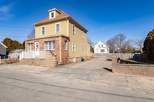 4 Page St, Fairhaven, MA, 02719-4812 | Card Image
