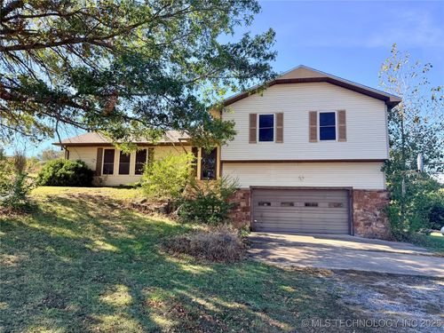 29815 Dustin Rd, Henryetta, OK, 74437-3856 | Card Image