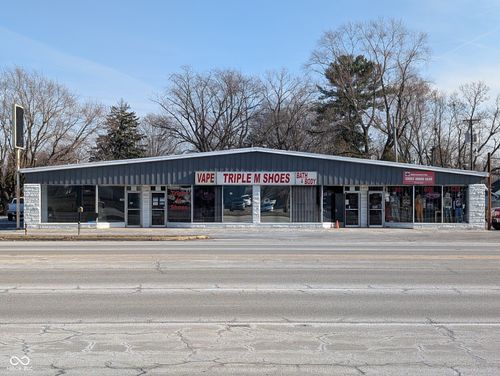 902 S Scatterfield Rd, Anderson, IN, 46012-4233 | Card Image