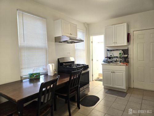 1-54 Harvey St, New Brunswick, NJ, 08901-1841 | Card Image