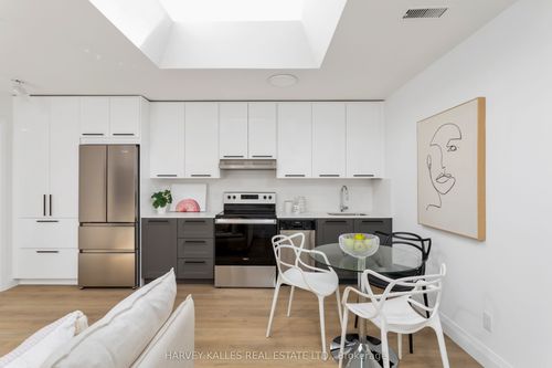 2-fl3-1106 Dundas Street W, Toronto, ON, M6J1X2 | Card Image