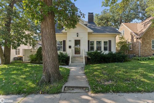 831 1st St Nw, Mason City, IA, 50401-2948 | Card Image