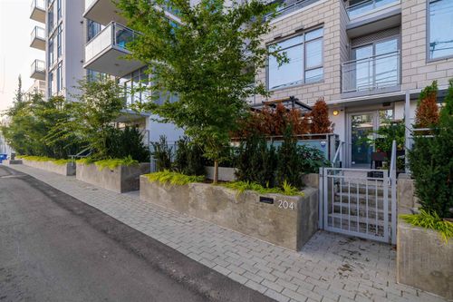 204-2435 Kingsway, Vancouver, BC, V5R0K5 | Card Image
