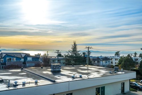 210-1354 Winter St, White Rock, BC, V4B3Y1 | Card Image