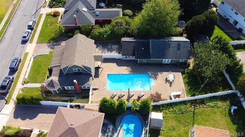 3 Berryhill Ln, Bethpage, NY, 11714-5901 | Card Image