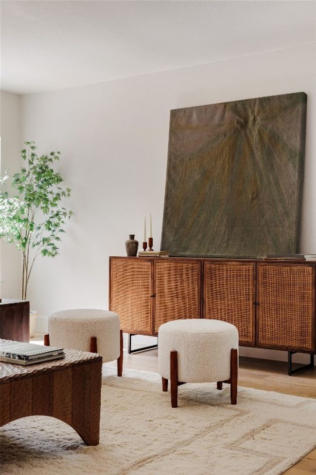Sitting room featuring wood finished floors | Image 18