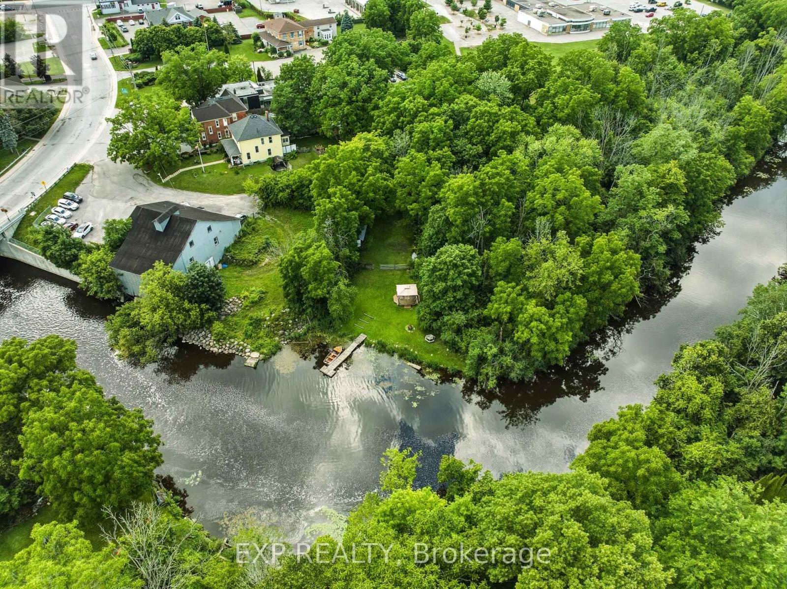 Residential in Georgina (Sutton & Jackson's Point) 4