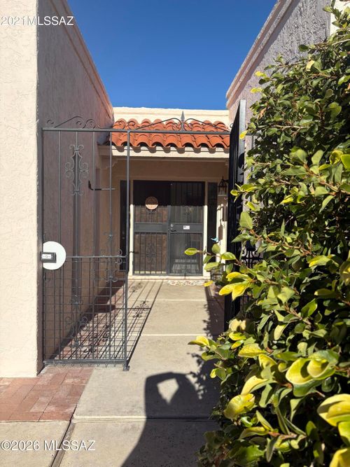 7921 N Casas Carmen, Tucson, AZ, 85742-9774 | Card Image