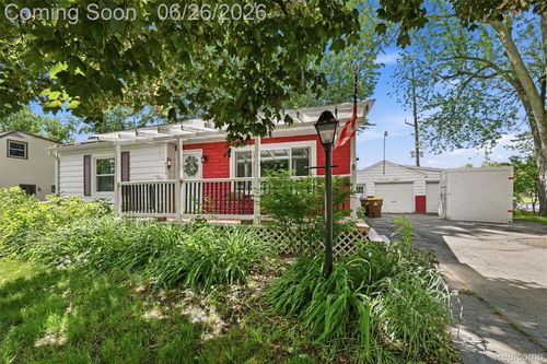 4213 Dallas Ave, Holt, MI, 48842-1737 | Card Image
