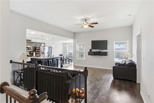 14223 Amanda Ln, Basehor, KS, 66007-5282 | Card Image