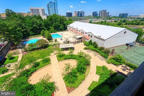 1021-1800 Old Meadow Rd, MCLEAN, VA, 22102-1815 | Card Image