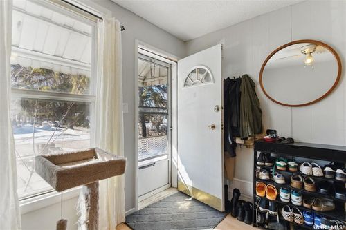 517 Isabella St W, Saskatoon, SK, S7M0E3 | Card Image