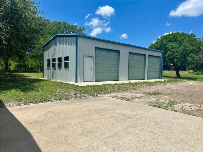 1069 Highway 72, House other with 4 bedrooms, 2 bathrooms and null parking in Three Rivers TX | Image 10