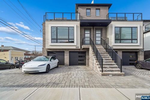 305 8th St, Fairview, NJ, 07022-1307 | Card Image