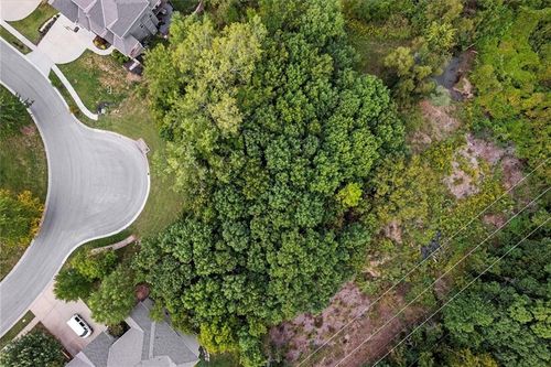 5703 Cottonwood St, Shawnee, KS, 66216-5017 | Card Image