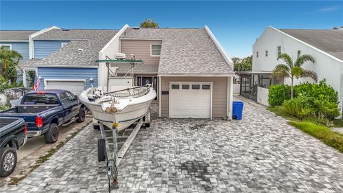 8725 Bay Pointe Dr, TAMPA, FL, 33615-4905 | Card Image