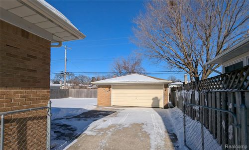 31568 Middleboro Street, Livonia, MI, 48154 | Card Image