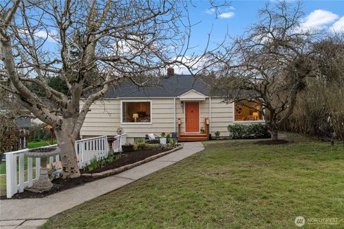 4849 25th Ave Sw, Seattle, WA, 98106-1319 | Card Image