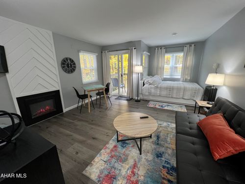 177 E Valley Point Ln, CLAYSBURG, PA, 16625-8516 | Card Image