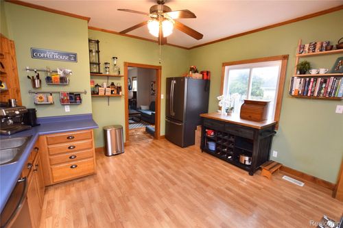 217 3rd St, Fenton, MI, 48430-2777 | Card Image