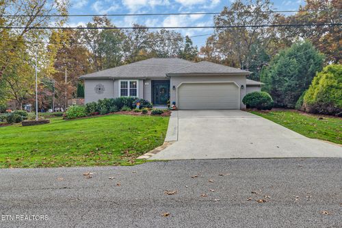 150 Dovenshire Dr, Crossville, TN, 38558-5801 | Card Image