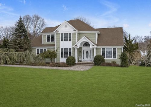 86 Louise Ct, Riverhead, NY, 11901-6317 | Card Image