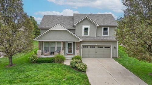 7133 Aminda Dr, Shawnee, KS, 66227-2117 | Card Image