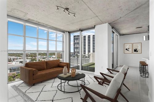 pm03-3451 Ne 1st Ave, Miami, FL, 33137-3984 | Card Image