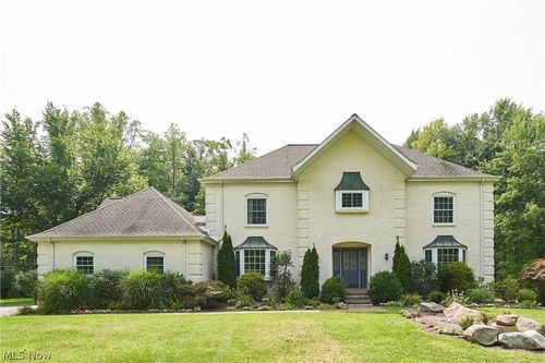 11950 Girdled Rd, Concord Township, OH, 44077-8806 | Card Image