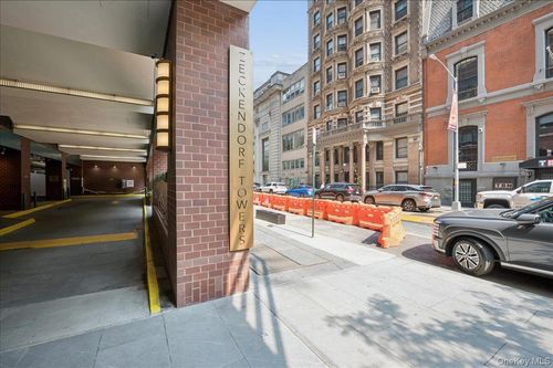 u16e-1 Irving Place, New York, NY, 10003 | Card Image