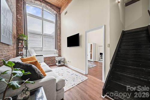 129-201 S Hoskins Rd, Charlotte, NC, 28208-1458 | Card Image