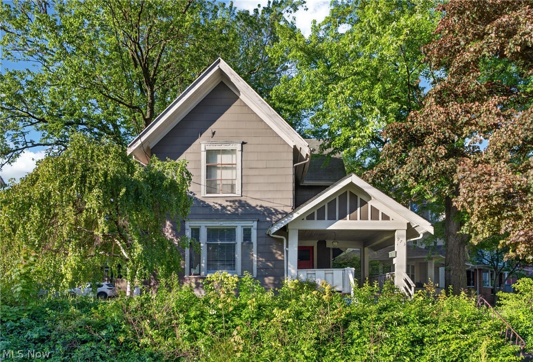 Residential Income in Akron