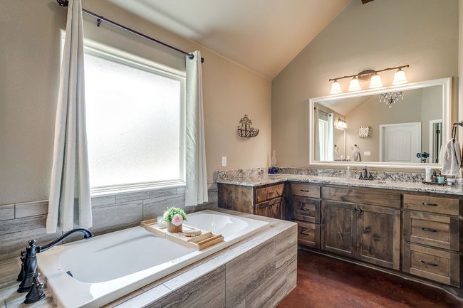 11035 Orchards Blvd, House other with 4 bedrooms, 3 bathrooms and null parking in Cleburne TX | Image 21