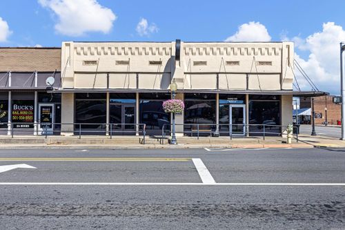 102-100-102 W Broadway St, Morrilton, AR, 72110-3302 | Card Image