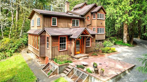 7400 Island Center Rd Ne, Bainbridge Island, WA, 98110-2688 | Card Image