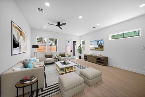 1307 Amundsen St, Houston, TX, 77009-3401 | Card Image