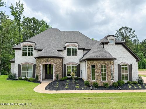 427 Poplar Ln, Holly Springs, MS, 38635-1005 | Card Image