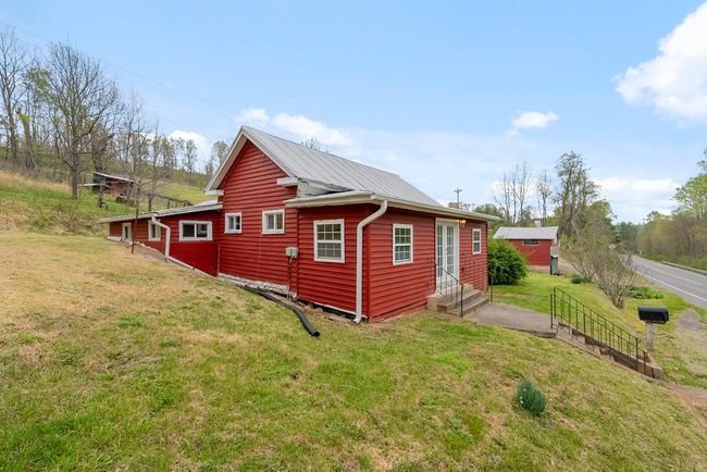 860 Floyd Hwy S, House other with 3 bedrooms, 2 bathrooms and null parking in Floyd VA | Image 46