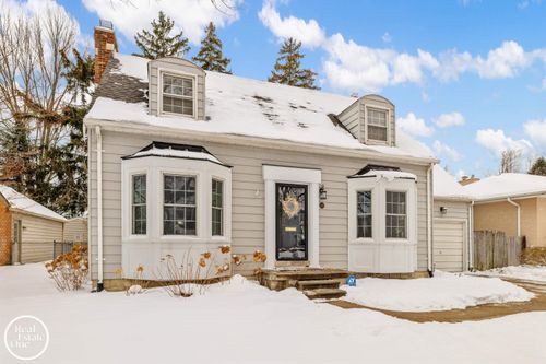 781 Loraine St, Grosse Pointe, MI, 48230-1235 | Card Image