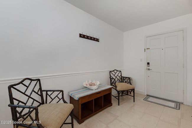 Foyer with storage | Image 4